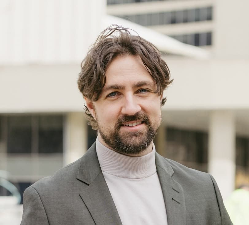 image of Elliott Charbonneau